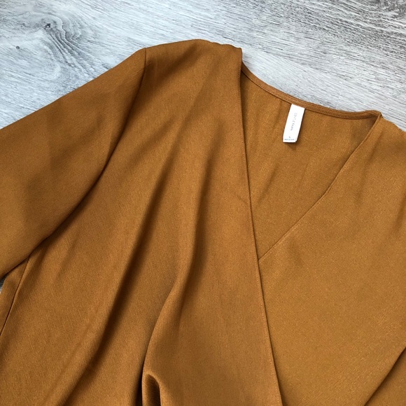 Gentle Fawn Blouse - Picture 5 of 9